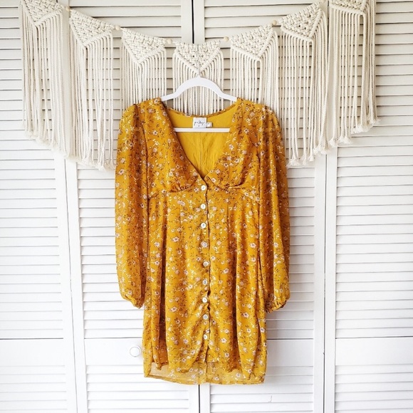 Princess Polly Dresses & Skirts - Princess Polly Button Front Long Sleeve Dress